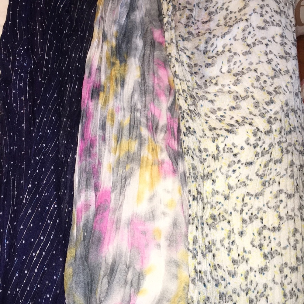 3 scarfs